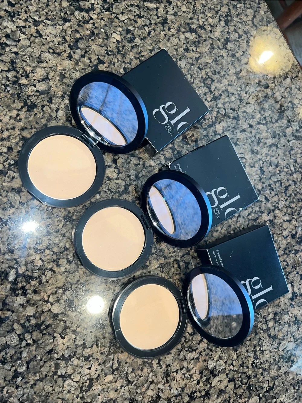 THREE Glo Skin Beauty Pressed Base Compacts - Shade Honey Medium